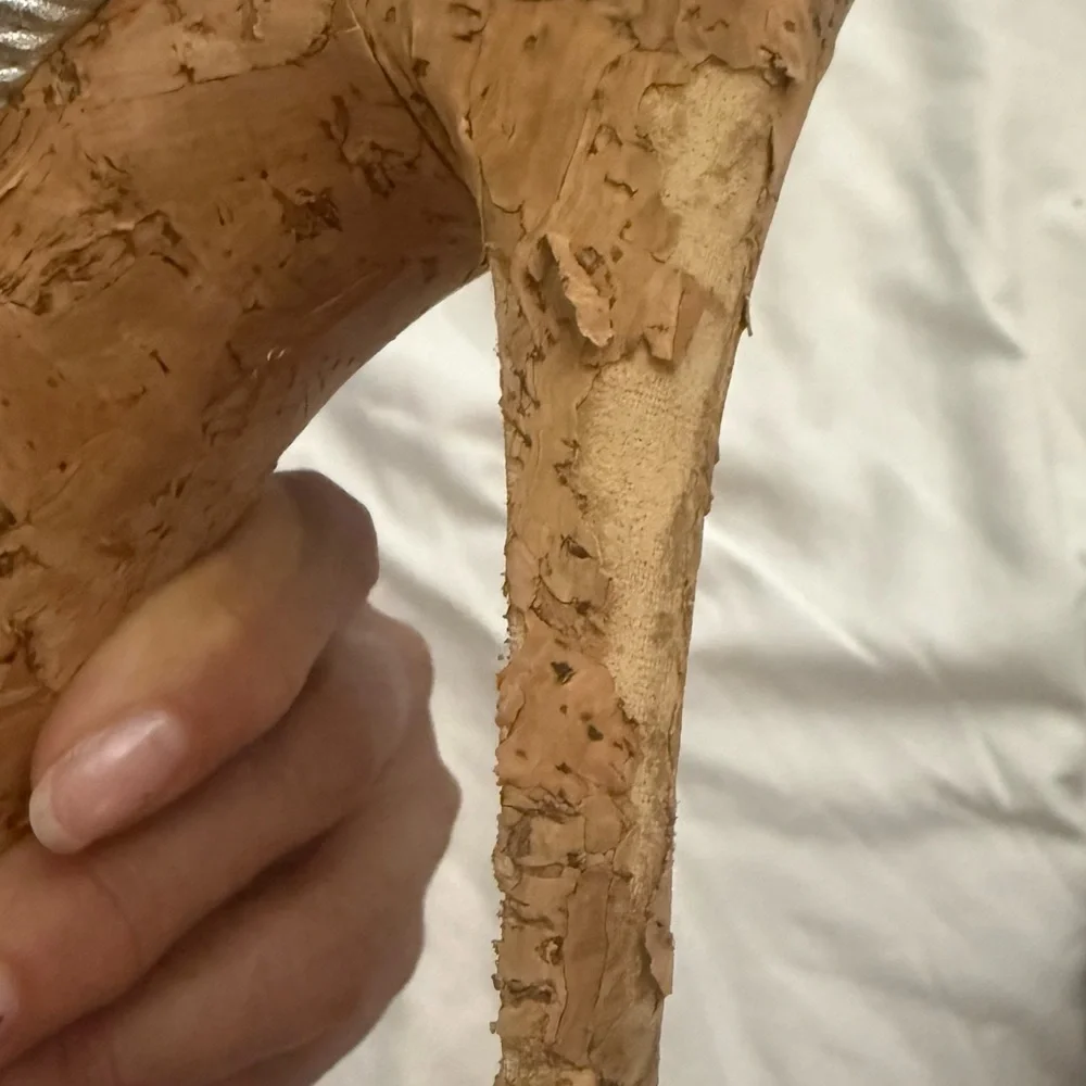 Gucci Brown Box with Gold Logo.  They’re like new but cork got ruined in the box - Picture 10 of 16